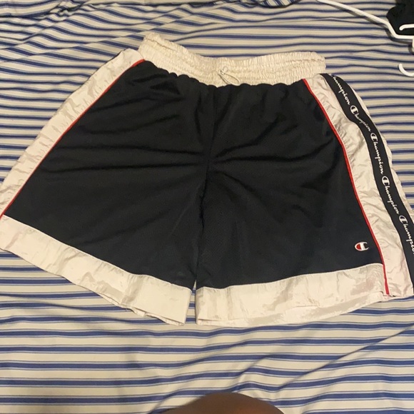 Short Champion - Picture 2 of 4